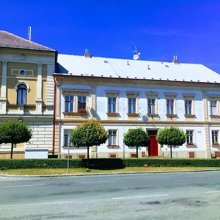 Na Namesti Opočno
